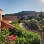 Seaview Walk To Sunset Terrace