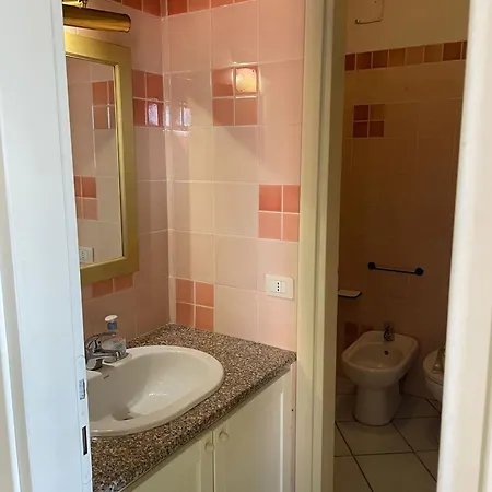 Panoramic Sea-views Sunsets, 7 Min Walk To Beach, Apartment, Terrace Apartment Isola Rossa