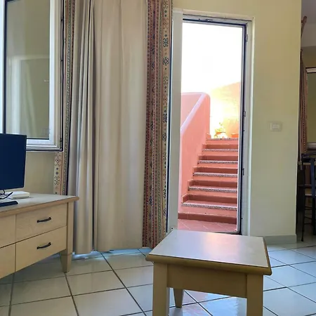 Panoramic Sea-views Sunsets, 7 Min Walk To Beach, Apartment, Terrace Isola Rossa